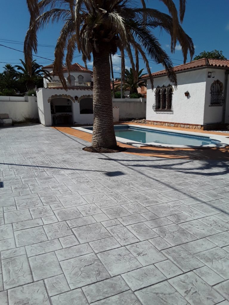 Construction des pistes et des trottoirs à Tarragona Alejandro Pavi S.LS.L. 1 construccion de pisicnas y pavimentos en Tarragona Alejandro Pavi 1