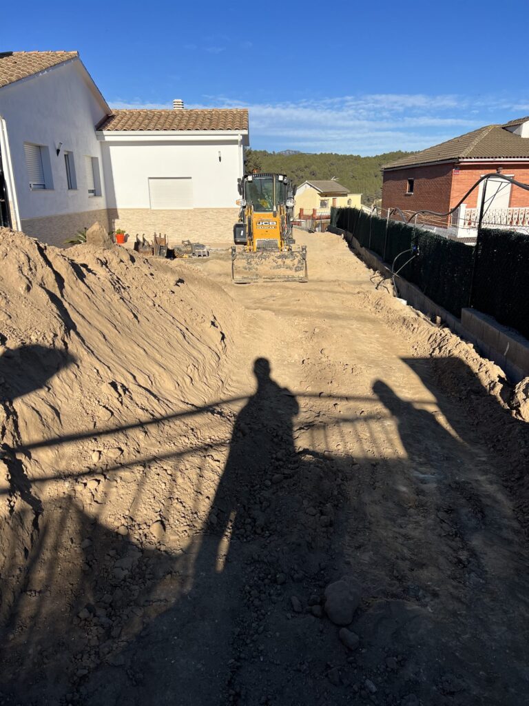 Pool construction in Barcelona Montserrat with printed concrete pavement (2) construcción de piscina en Barcelona Montserrat con pavimento de hormigón impreso (2)