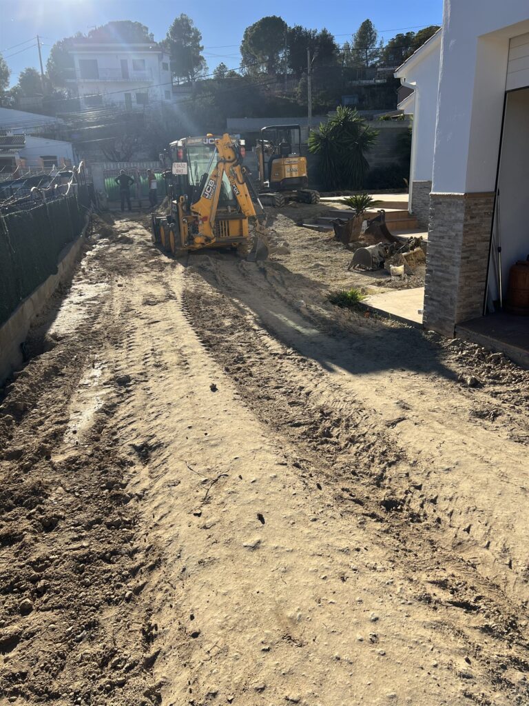 Pool construction in Barcelona Montserrat with printed concrete pavement (4) construcción de piscina en Barcelona Montserrat con pavimento de hormigón impreso (4)