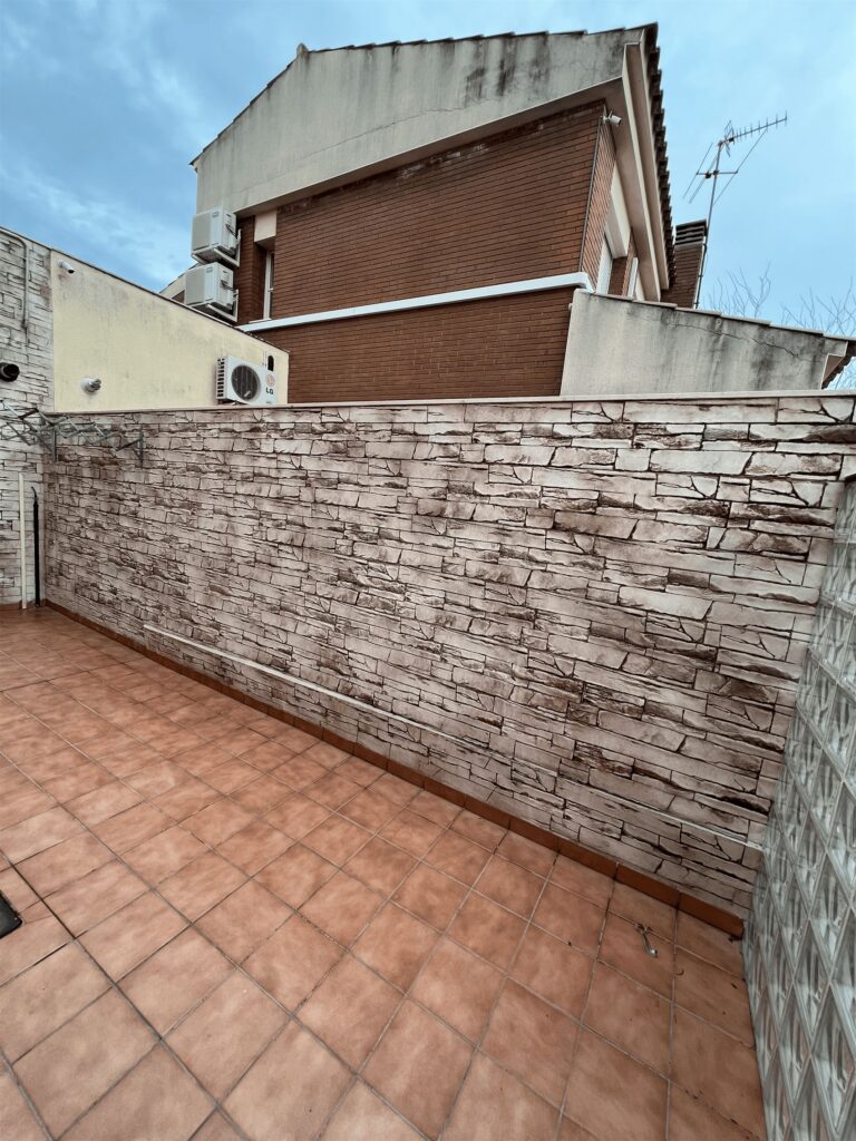 Pavement et mur en béton imprimé Almoster Reus Tarragona (11) pavimento y muro de hormigón impreso Almoster Reus Tarragona (11)