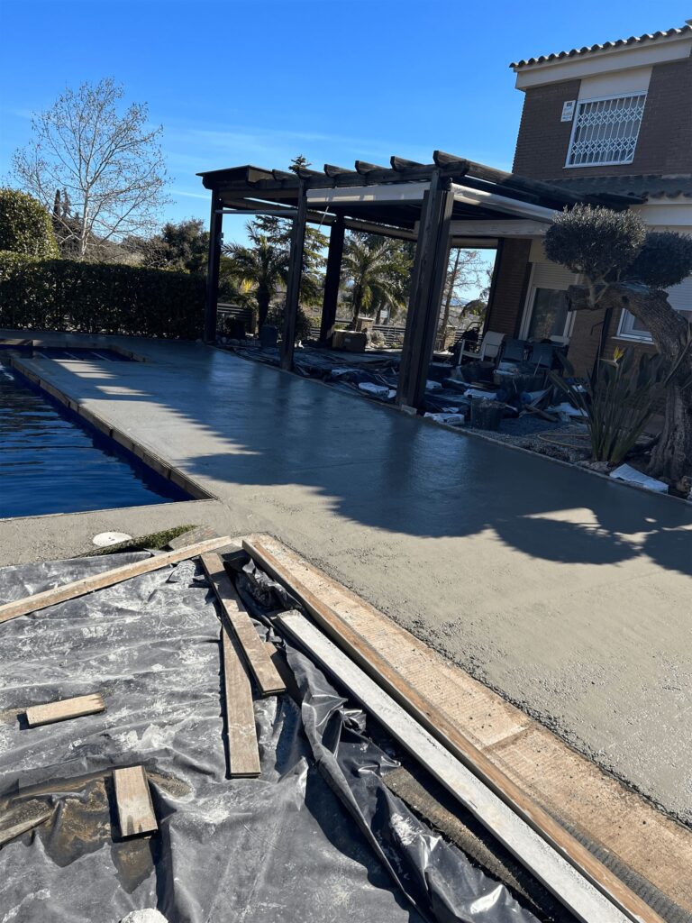 Pavement et mur en béton imprimé Almoster Reus Tarragona (3) pavimento y muro de hormigón impreso Almoster Reus Tarragona (3)