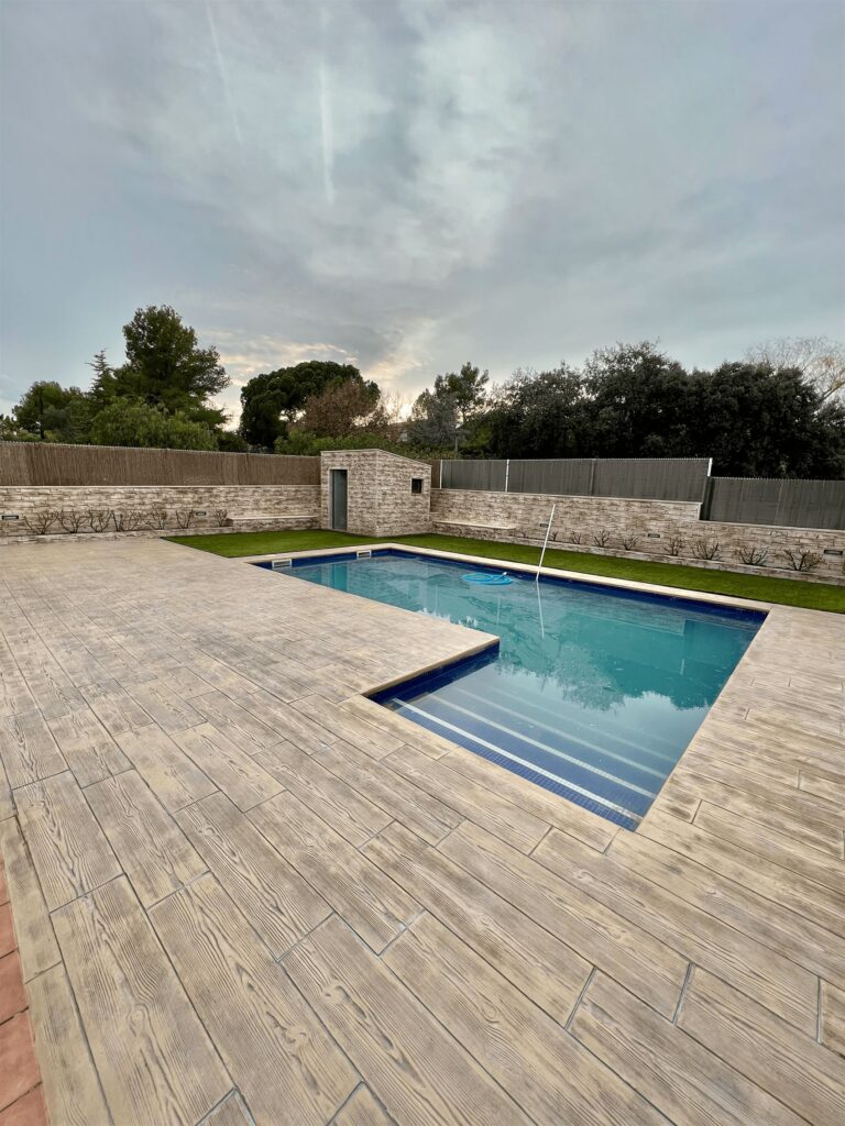 Pavement et mur en béton imprimé Almoster Reus Tarragona (5) pavimento y muro de hormigón impreso Almoster Reus Tarragona (5)