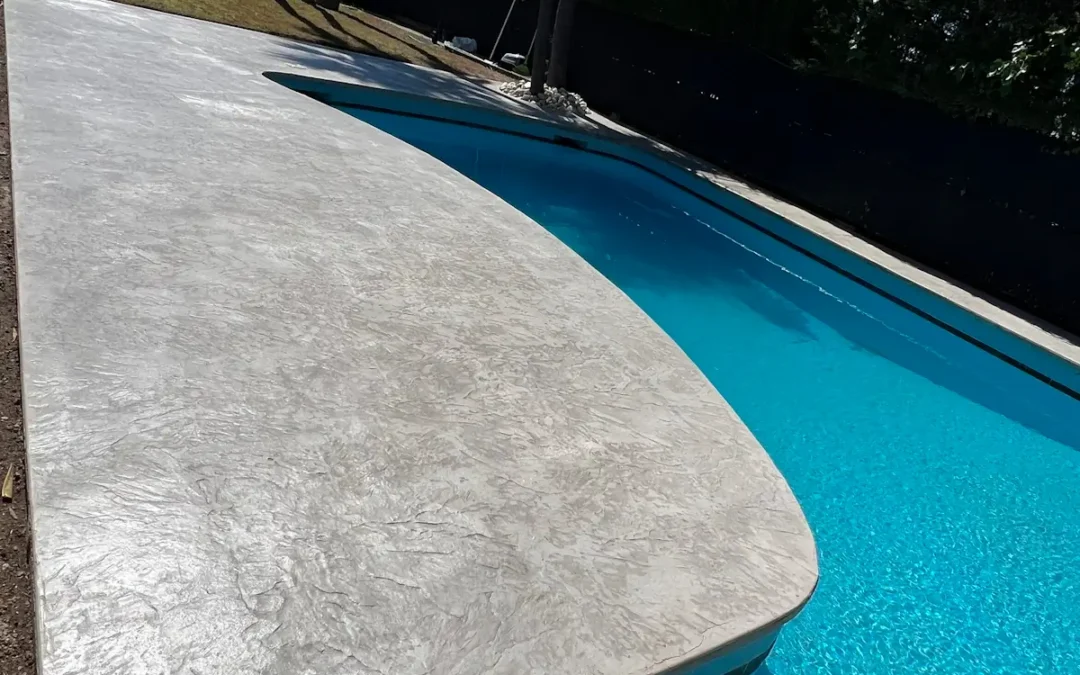 Pavimento hormigón impreso para piscina en Reus