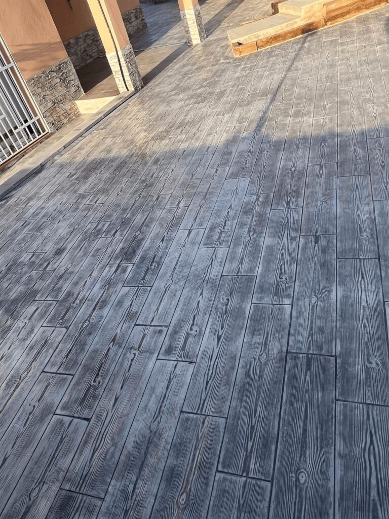 pavimento hormigón impreso en segur de calafell imitación madera (7) pavimento hormigón impreso en segur de calafell imitación madera (7)