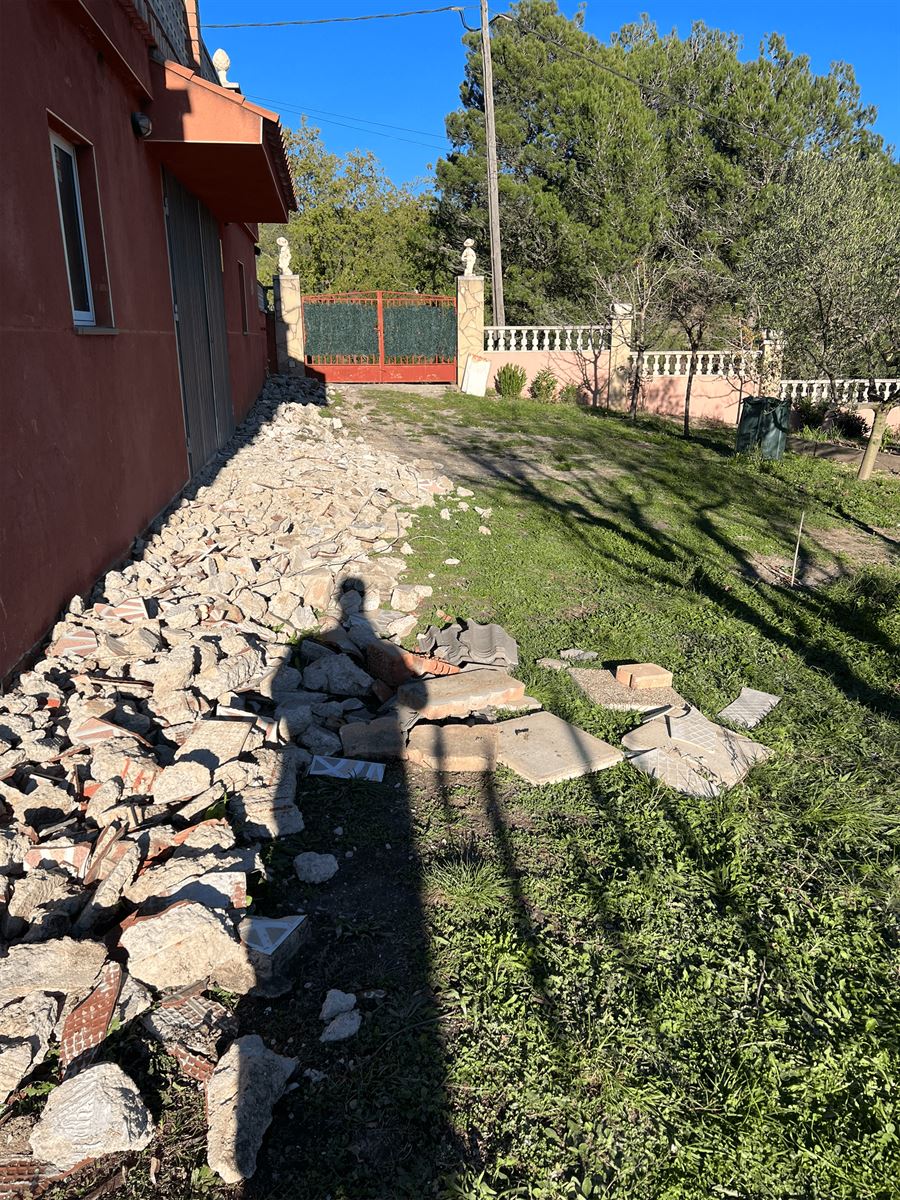 demolicion pavimento exterior escaleras ranxos bonany